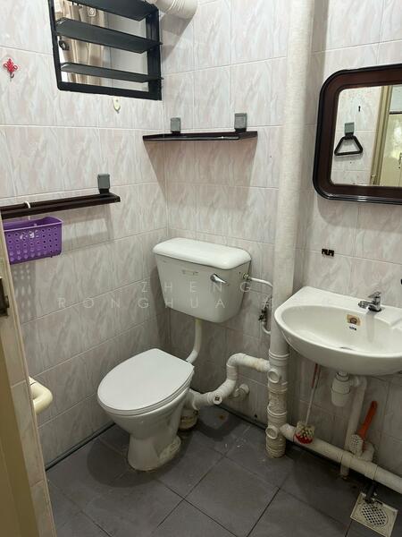410 Commonwealth Avenue West, 410 Commonwealth Avenue West, Room Rental, 200 sqft, HDB Flat For Rent, by Zheng Ronghua 郑荣华, 25220123 - PropertyGuru.com.sg