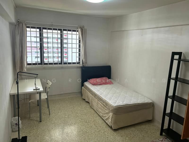 410 Commonwealth Avenue West, 410 Commonwealth Avenue West, Room Rental, 200 sqft, HDB Flat For Rent, by Zheng Ronghua 郑荣华, 25220123 - Common bedroom - PropertyGuru.com.sg