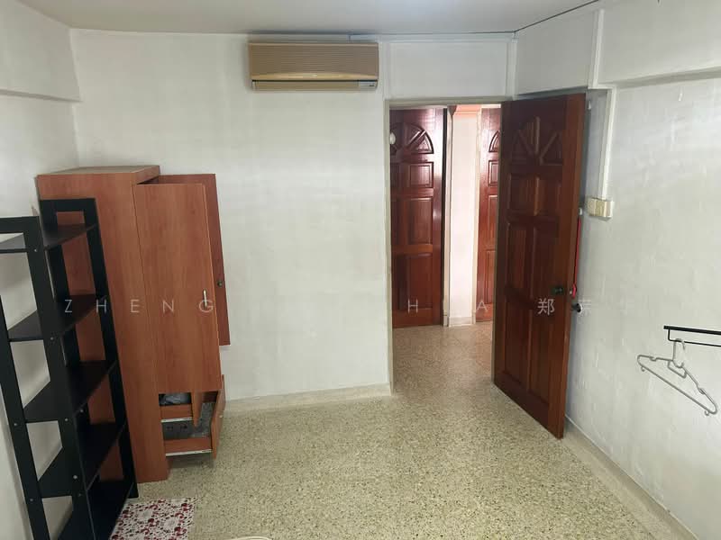 410 Commonwealth Avenue West, 410 Commonwealth Avenue West, Room Rental, 200 sqft, HDB Flat For Rent, by Zheng Ronghua 郑荣华, 25220123 - Common bedroom - PropertyGuru.com.sg