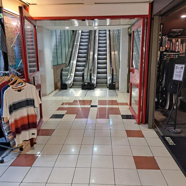 Peninsula Shopping Centre, 3 Coleman Street, 260 sqft, Other Retail For Sale, by Mike ., 25221351 - CommercialGuru.com.sg