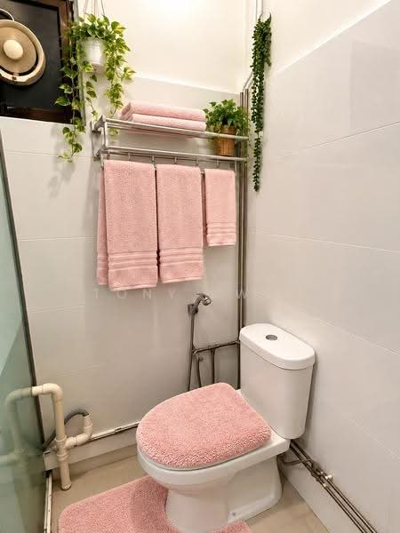 32 Cassia Crescent, 32 Cassia Crescent, Eunos / Geylang / Paya Lebar, Room Rental, 200 sqft, HDB Flat For Rent, by Tony Kwek, 25222229 - Bathroom - PropertyGuru.com.sg