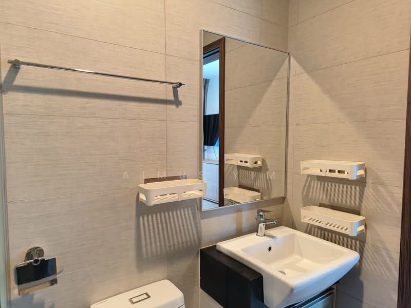 Suites @ Paya Lebar, 420 Upper Paya Lebar Road, 1 Bedroom, 409 sqft, Condominium For Rent, by Aimus Yim, 25223171 - Bathroom - PropertyGuru.com.sg