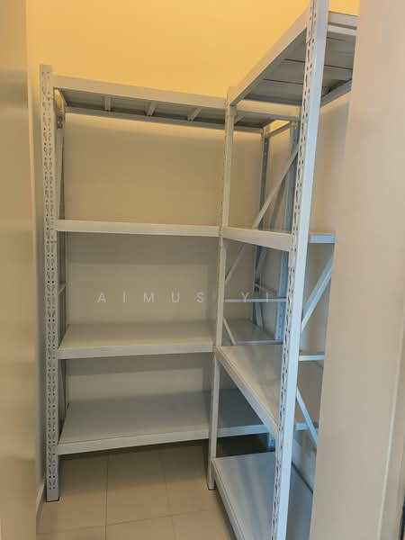 Suites @ Paya Lebar, 420 Upper Paya Lebar Road, 1 Bedroom, 409 sqft, Condominium For Rent, by Aimus Yim, 25223171 - Bomb Shelter with Racking For Storage - PropertyGuru.com.sg