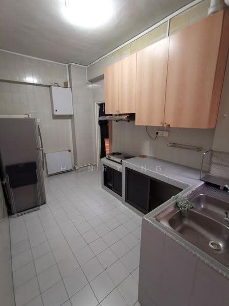 Kum Hing Court, 28 Tomlinson Road, Tanglin / Holland / Bukit Timah, Room Rental, 100 sqft, Apartment For Rent, by Henry Ng, 25223177 - PropertyGuru.com.sg