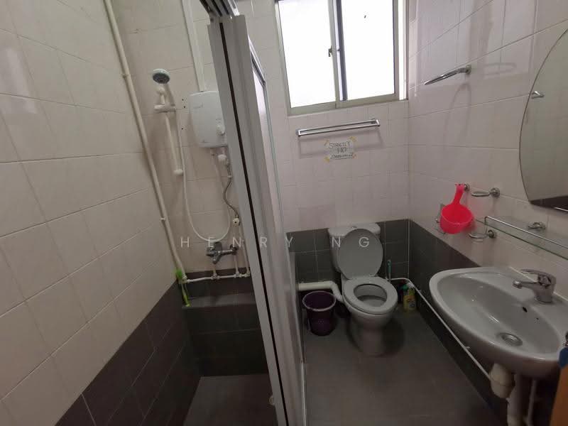 Kum Hing Court, 28 Tomlinson Road, Tanglin / Holland / Bukit Timah, Room Rental, 100 sqft, Apartment For Rent, by Henry Ng, 25223177 - PropertyGuru.com.sg