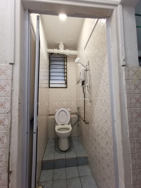 Kai Fook Mansion, 2 Kim Tian Road, Room Rental, 70 sqft, Apartment For Rent, by Henry Ng, 25223429 - PropertyGuru.com.sg