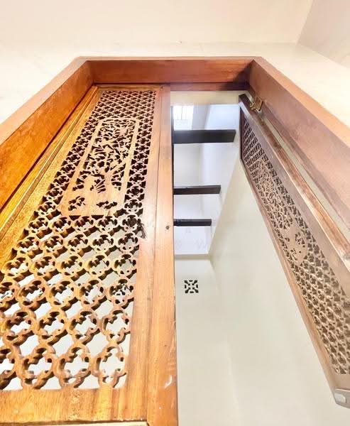 ***NEWLY RENOVATED!!! FEW MINS TO GREAT WORLD CITY & MRT!, JALAN MUTIARA, Tanglin / Holland / Bukit Timah, 6 Bedrooms, 2,800 sqft, Terraced House For Rent, by Tiffany Leow, 25226809 - PropertyGuru.com.sg