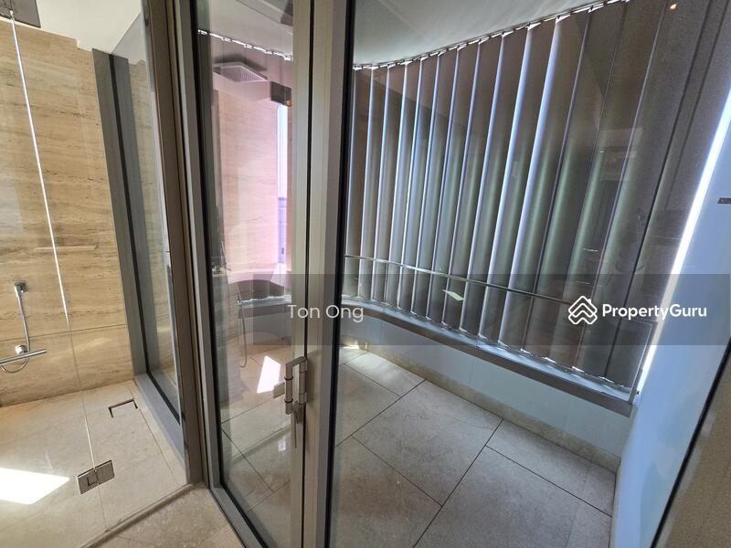 Outdoor shower (en-suite master bath)