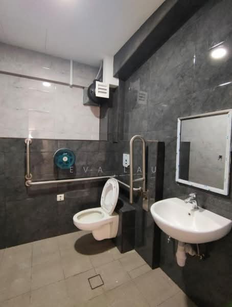 Geylang Shop l Main Road l No Column, 10 mins walk to Paya Lebar MRT, Eunos / Geylang / Paya Lebar, 1,200 sqft, Shop / Shophouse For Rent, by Eva Lau, 25227088 - CommercialGuru.com.sg