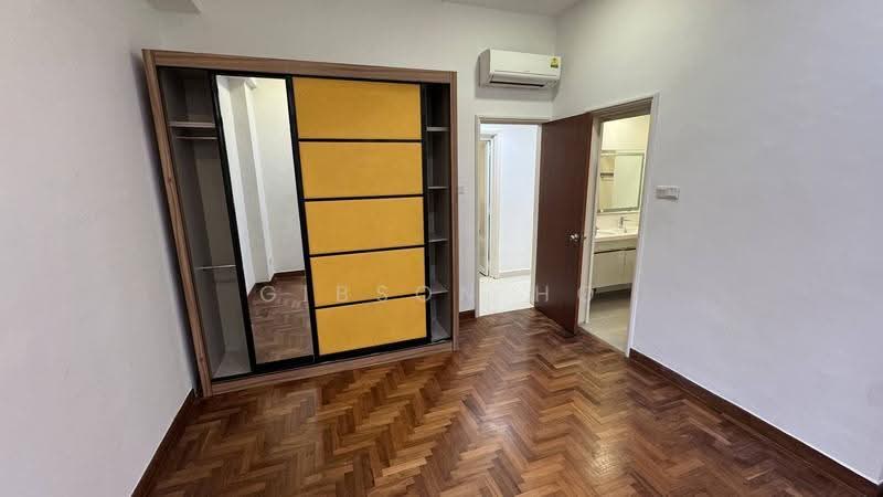 Regentville, 4 Hougang Street 92, Hougang / Punggol / Sengkang, 2 Bedrooms, 1,163 sqft, Condominium For Rent, by Gibson Ho, 25227354 - Bedroom - PropertyGuru.com.sg