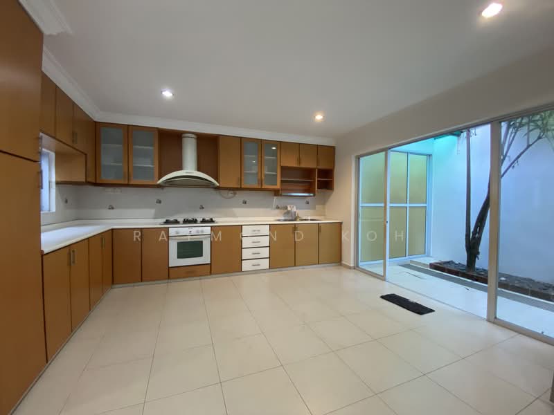 Serangoon Garden Estate, 39 Kingswear Avenue, 3 Bedrooms, 1,700 sqft, Terraced House For Rent, by Raymond Koh, 25227366 - PropertyGuru.com.sg