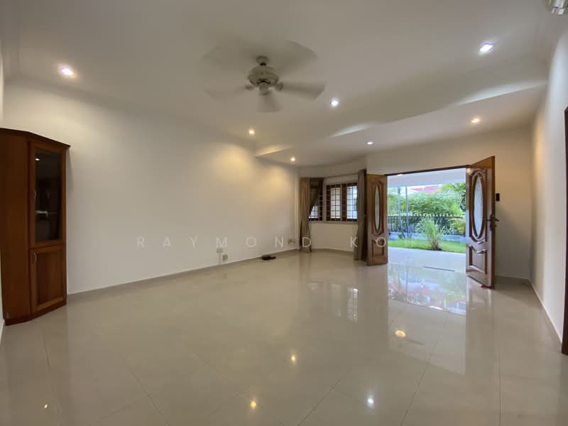 Serangoon Garden Estate, 39 Kingswear Avenue, 3 Bedrooms, 1,700 sqft, Terraced House For Rent, by Raymond Koh, 25227366 - PropertyGuru.com.sg