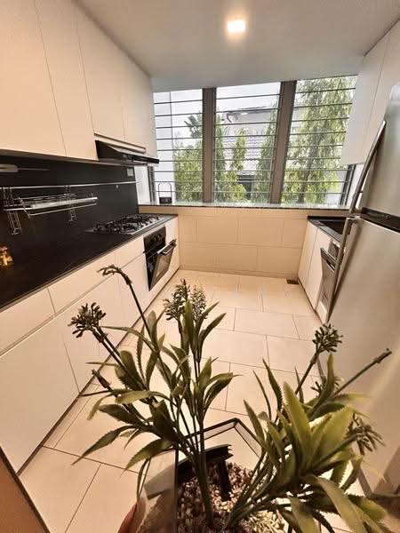 Gilstead Brooks, Gilstead Road, Newton / Novena, 5 Bedrooms, 3,000 sqft, Terraced House For Rent, by Rick Yang, 25227782 - Green kitchen - PropertyGuru.com.sg
