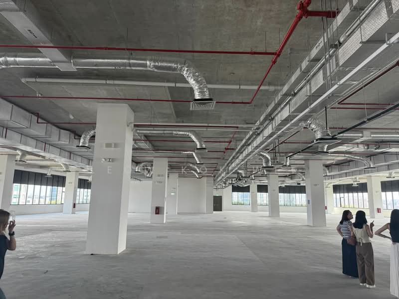 5m high tech industrial office 5mins to mrt with boardroom / gym / foodcourt, Tai Seng, 21,000 sqft, Light Industrial (B1) For Rent, by Leow Kok Wee, 25227974 - CommercialGuru.com.sg