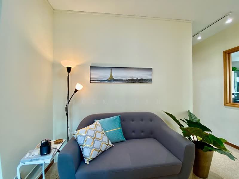 Queens, 16 Stirling Road, Room Rental, 150 sqft, Condominium For Rent, by Reena Tan, 25228136 - PropertyGuru.com.sg