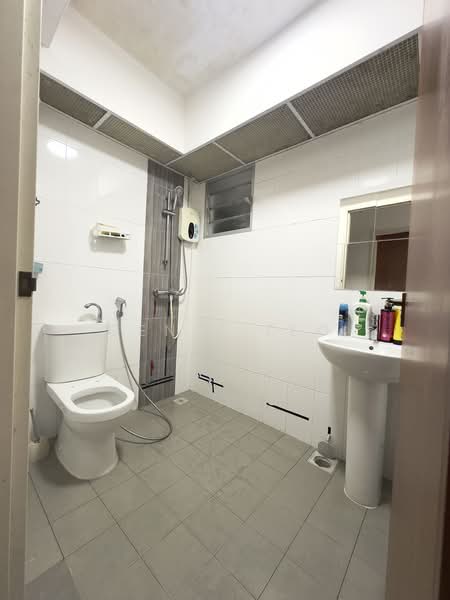 573A Woodlands Glen, 573A Woodlands Drive 16, 3 Bedrooms, 1,001 sqft, HDB Flat For Rent, by Genie Teo, 25228308 - PropertyGuru.com.sg