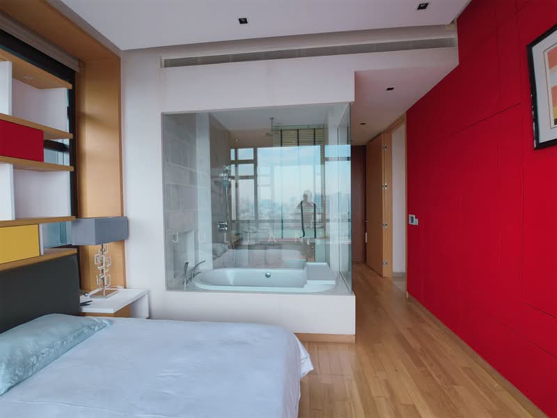 For Sale - Nouvel 18