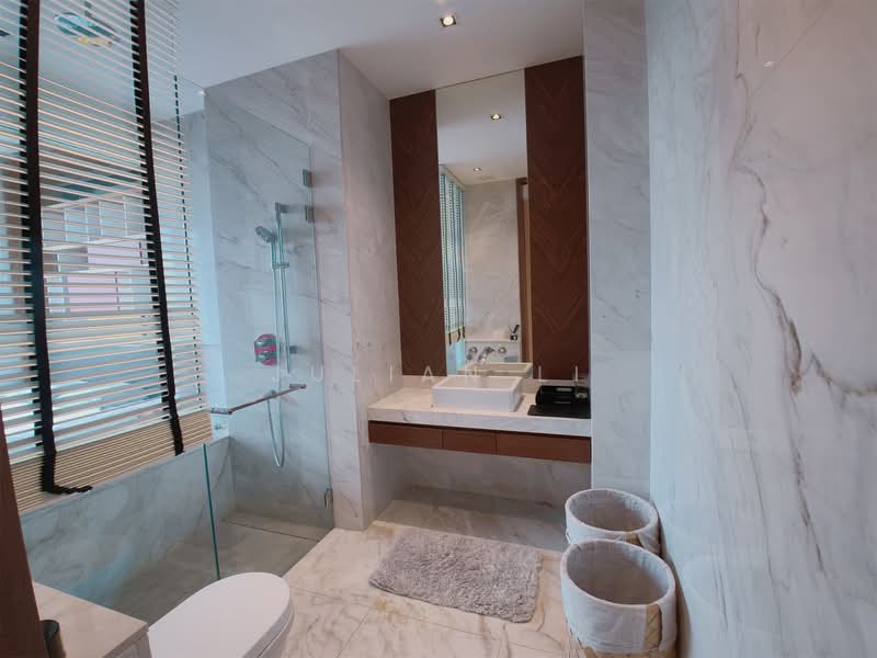 For Sale - Nouvel 18