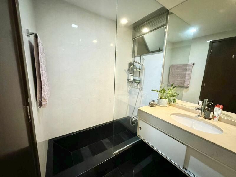 Watermark Robertson Quay Apartment For Sale at S$ 2,150,000 | PropertyGuru Singapore