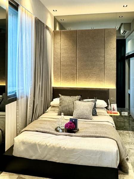 Midtown Bay, 122 Beach Road, Beach Road / Bugis / Rochor, 2 Bedrooms, 743 sqft, Condominium For Sale, by Laura Lin, 25230057 - PropertyGuru.com.sg