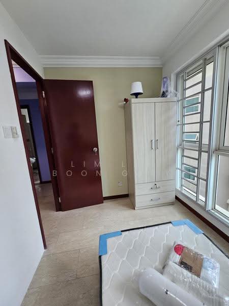 Evergreen Park, 37 Hougang Avenue 7, Hougang / Punggol / Sengkang, 5 Bedrooms, 1,173 sqft, Condominium For Rent, by Lim Lek Boon Gary, 25230362 - Partitioned room - PropertyGuru.com.sg