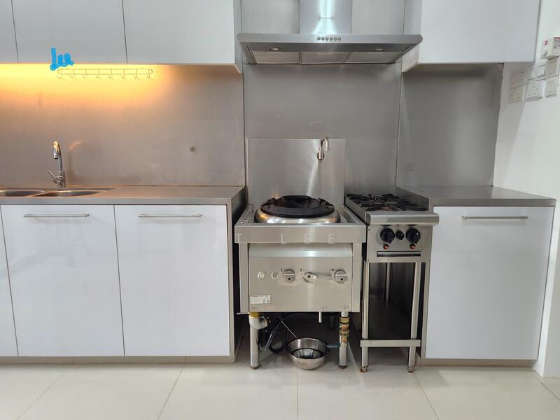 The Maryland House Quiet Cul-De-Sac!Gaarden Party Lawn!Movie Room!Gym!25m Pool, Maryland Drive Holland Rd Jelita Mall, Tanglin / Holland / Bukit Timah, 6 Bedrooms, 16,000 sqft, Good Class Bungalow For Rent, by HT Lee, 25231116 - PropertyGuru.com.sg