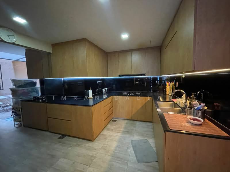 Tanglin View, 152 Prince Charles Crescent, 4 Bedrooms, 1,991 sqft, Condominium For Rent, by Dimpal Daryani, 25232092 - PropertyGuru.com.sg