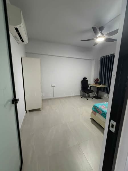 235 Bukit Batok East Avenue 5, 235 Bukit Batok East Avenue 5, Room Rental, 140 sqft, HDB Flat For Rent, by Jine Khiew, 25233018 - PropertyGuru.com.sg