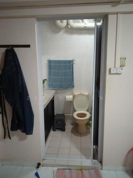 35 Jalan Rumah Tinggi, 35 Jalan Rumah Tinggi, Alexandra / Commonwealth, Room Rental, 350 sqft, HDB Flat For Rent, by Zedson Tan, 25233810 - PropertyGuru.com.sg