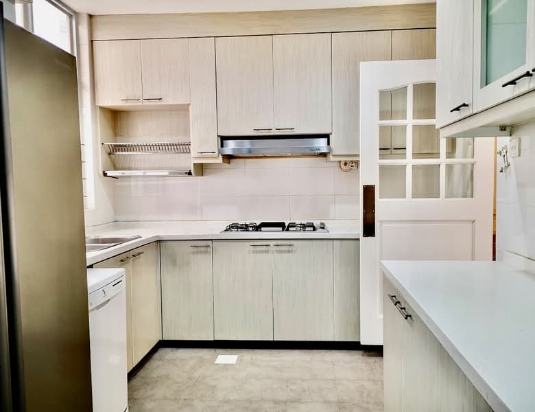 For Rent - Leonie Condotel