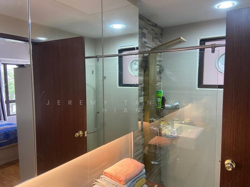 The Mayfair, 1 Jurong East Street 32, 3 Bedrooms, 1,163 sqft, Condominium For Rent, by Jeremy Tan Wee Hian, 25235080 - PropertyGuru.com.sg