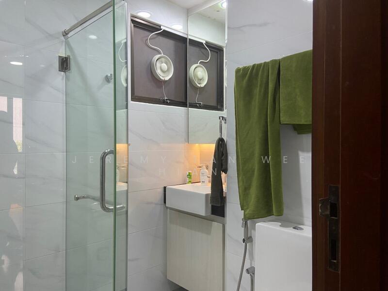 The Mayfair, 1 Jurong East Street 32, 3 Bedrooms, 1,163 sqft, Condominium For Rent, by Jeremy Tan Wee Hian, 25235080 - PropertyGuru.com.sg