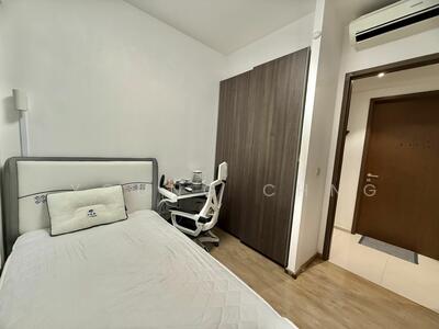 For Rent - The Visionaire