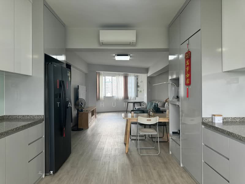 Lakeside Tower, 9H Yuan Ching Road, 3 Bedrooms, 1,970 sqft, Apartment For Rent, by Tan Hui Shan, 25237126 - PropertyGuru.com.sg