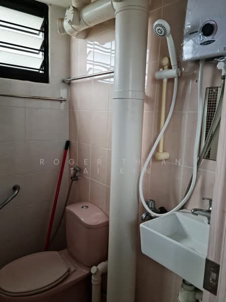529 Bedok North Street 3, 529 Bedok North Street 3, 2 Bedrooms, 650 sqft, HDB Flat For Rent, by Roger TTK, 25237217 - PropertyGuru.com.sg