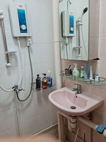 529 Bedok North Street 3, 529 Bedok North Street 3, 2 Bedrooms, 650 sqft, HDB Flat For Rent, by Roger TTK, 25237217 - PropertyGuru.com.sg