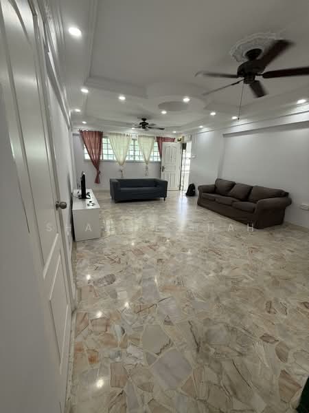 111 Tampines Street 11, 111 Tampines Street 11, 3 Bedrooms, 1,108 sqft, HDB Flat For Rent, by Shazlie Shah, 25237914 - Living Room - PropertyGuru.com.sg