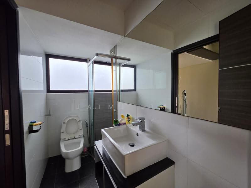 Viva Vista, 3 South Buona Vista Road, Buona Vista / West Coast / Clementi New Town, 2 Bedrooms, 883 sqft, Apartment For Sale, by Jaime Lim, 25238580 - Bathroom - PropertyGuru.com.sg