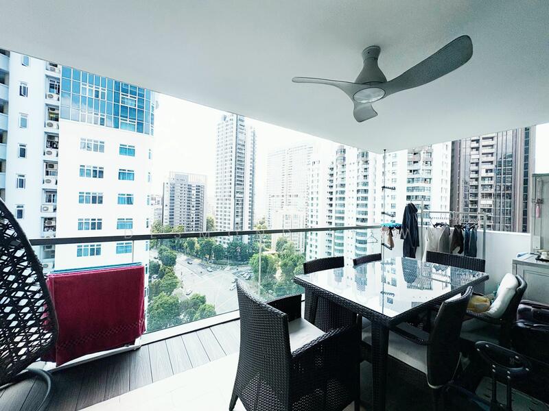 For Sale - 8 Saint Thomas