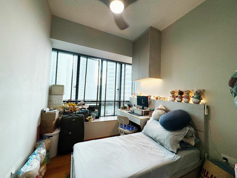 For Sale - 8 Saint Thomas