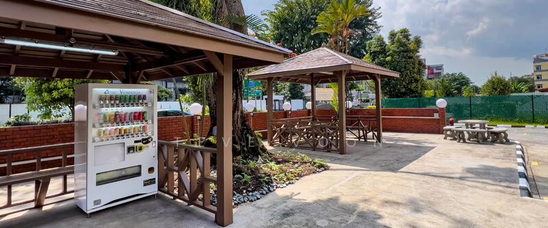For Rent - Coliwoo - 404 Pasir Panjang (Few mins Walk to NUS) - Deluxe Twin Studio