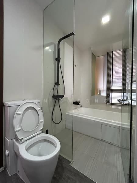Ascentia Sky, 3 Alexandra View, Room Rental, 150 sqft, Apartment For Rent, by Can Cheong, 25242382 - master bathroom - PropertyGuru.com.sg
