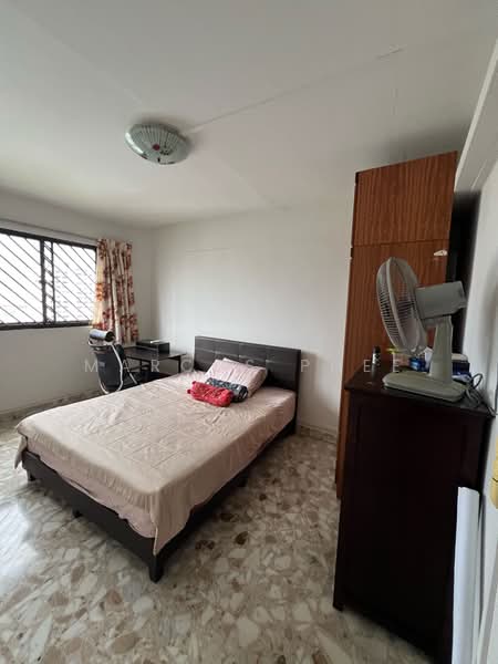 For Rent - 213 Jurong East Street 21