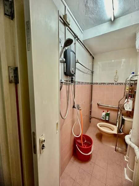 107 Jalan Bukit Merah, 107 Jalan Bukit Merah, 2 Bedrooms, 650 sqft, HDB Flat For Rent, by Emily Lai, 25243263 - PropertyGuru.com.sg