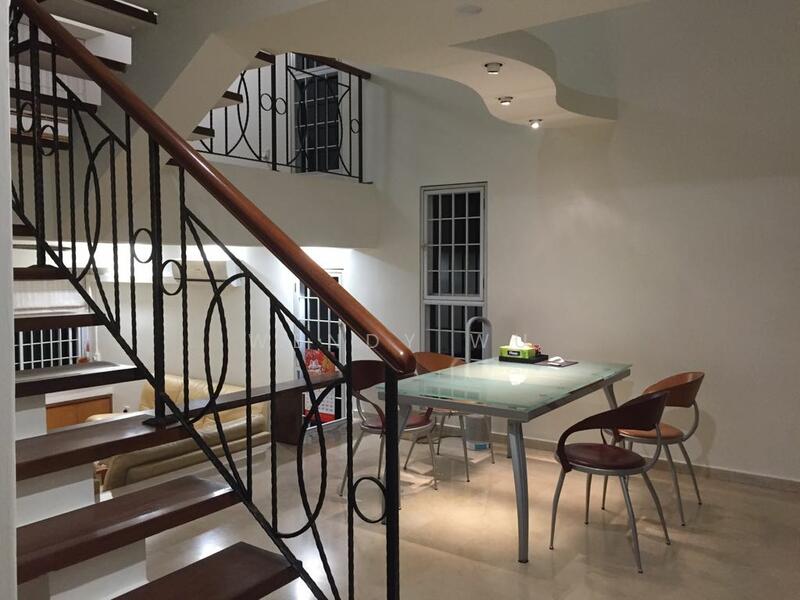 Pine Grove, 1M Pine Grove, Room Rental, 150 sqft, Condominium For Rent