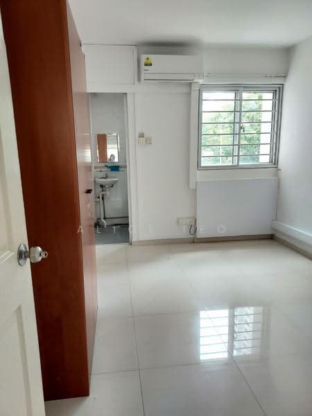 161 Bukit Merah Central, 161 Bukit Merah Central, Alexandra / Commonwealth, 1,581 sqft, Shop / Shophouse For Sale, by Alice Teo, 25245808 - Bathroom - CommercialGuru.com.sg