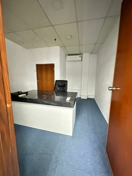 Wcega Plaza, 1 Bukit Batok Crescent, 2,583 sqft, Light Industrial (B1) For Rent, by Cadence Yu, 25245926 - CommercialGuru.com.sg