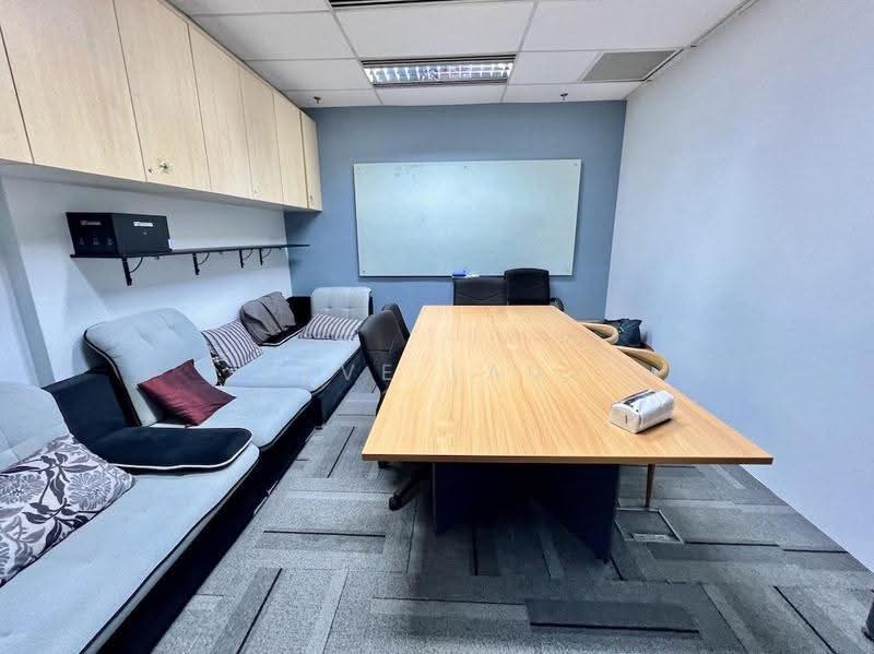 Royal Group Building, 3 Phillip Street, Boat Quay / Raffles Place / Marina, 2,325 sqft, Office For Rent, by Mary Lau, 25247283 - CommercialGuru.com.sg