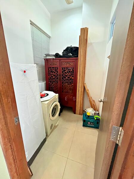 For Rent - Jalan Kakatua Semi-Detached House