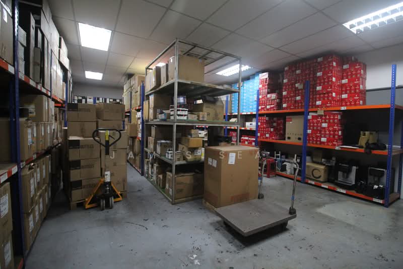 Pioneer Road North, Pioneer Road North, 8,500 sqft, Factory / Workshop (B2) For Rent, by James Seah, 25247766 - CommercialGuru.com.sg